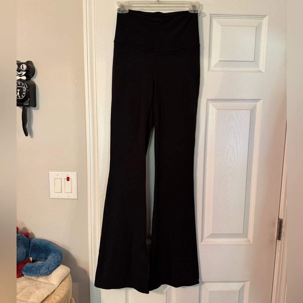 Lululemon Groove Nulu Super-High-Rise Flared Pant black sz4